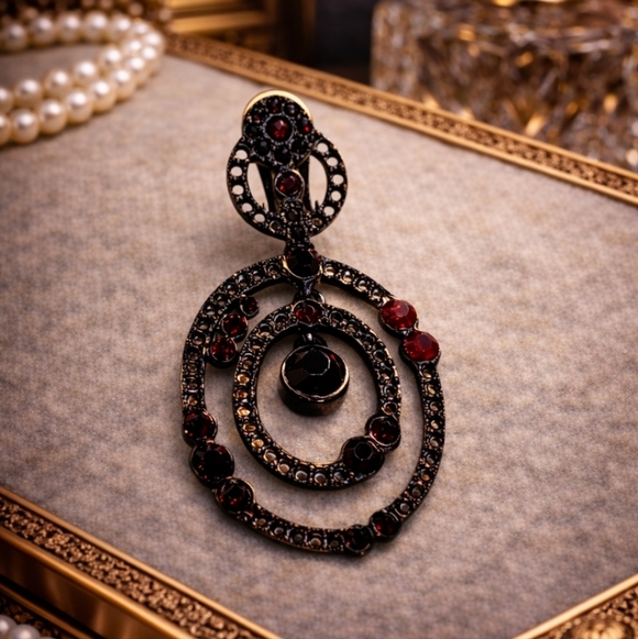 Oscar de la Renta Jewelry - OSCAR DE LA RENTA Vintage 80s Clip On SINGLE 1PC. Earring